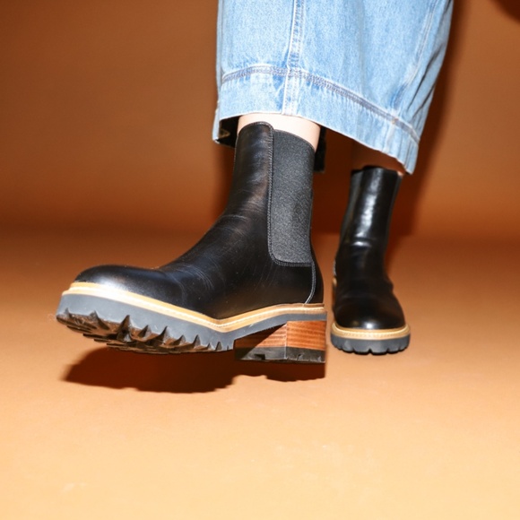 EOS Linear Leather Ankle Boot in Black - Picture 8 of 8